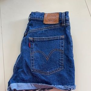 Levi’s denim shorts.size 28